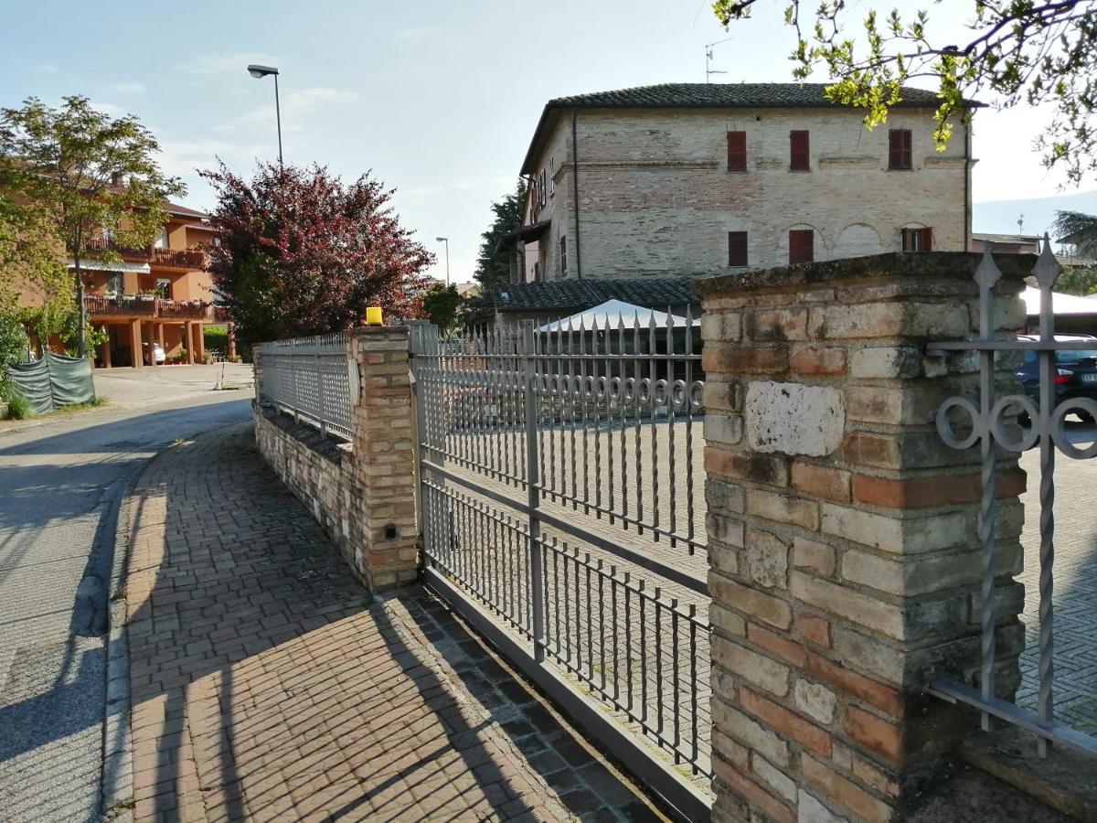 Locanda Giustini Ассізі Екстер'єр фото